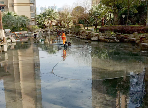 乌鲁木齐景观池淤泥清理
